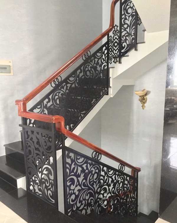 CẦU THANG MỸ THUẬT CNC CT001